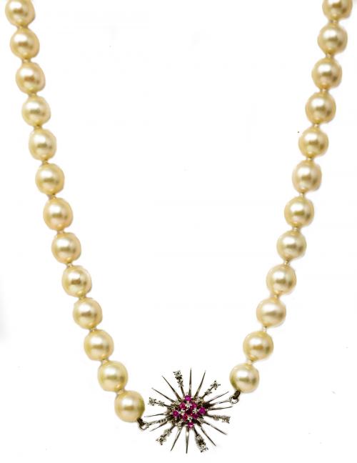 COLLAR DE PERLAS DE LOS AÑOS 70