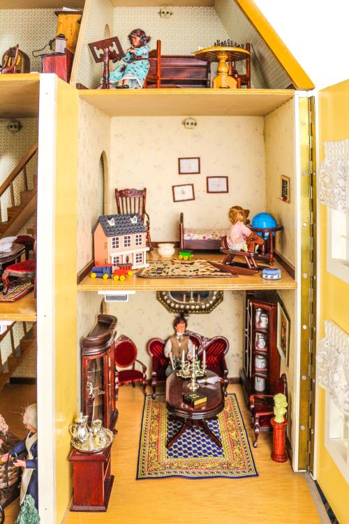 CASA DE MUÑECAS DEL ÚLTIMO CUARTO DEL S.XX
