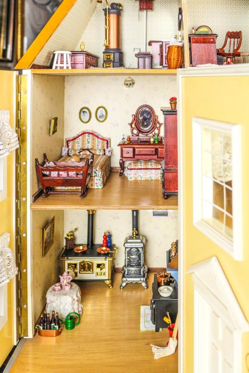 CASA DE MUÑECAS DEL ÚLTIMO CUARTO DEL S.XX