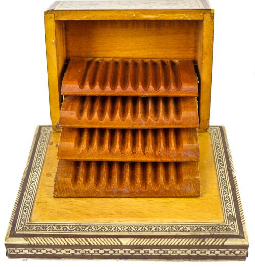 CAJA DE TARACEA DE LOS AÑOS 60