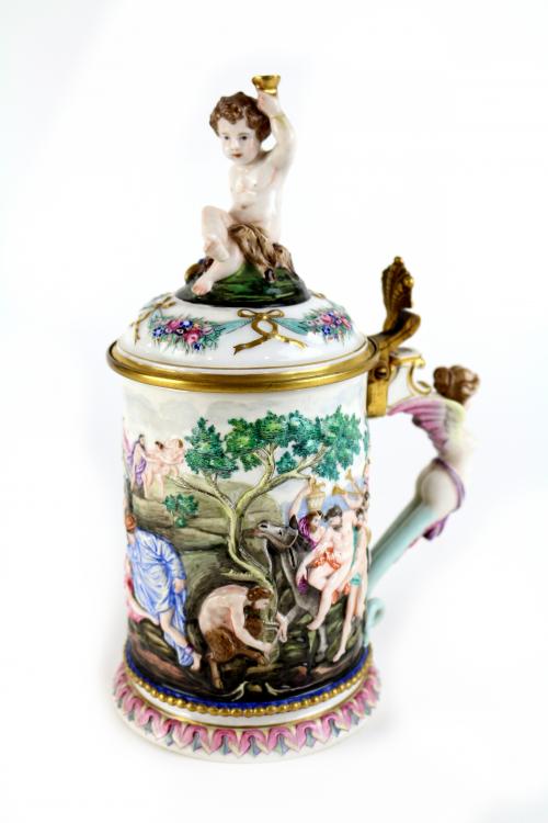 JARRA CON TAPA EN PORCELANA CAPODIMONTE