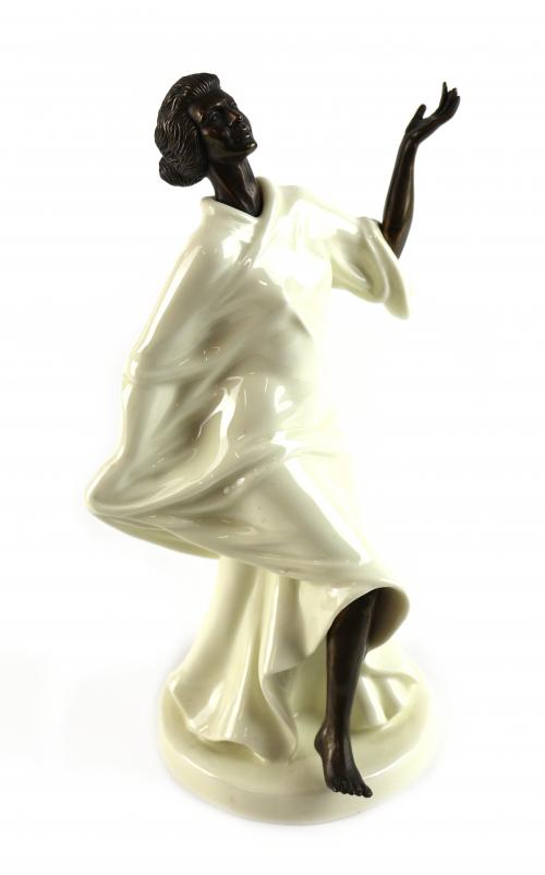 FIGURA EN PORCELANA INGLESA DE LA SEGUNA MITAD DEL S.XX