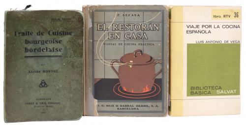 TRES LIBROS DE COCINA