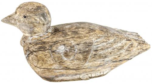PATO DE MADERA TALLADA