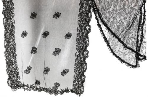 MANTILLA Y PICO DE MEDIADOS DEL S.XX