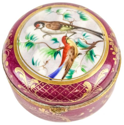 CAJITA EN PORCELANA FRANCESA DEL SEGUNDO TERCIO DEL S.XX