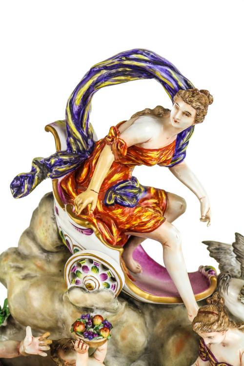 GRUPO EN PORCELANA "CAPODIMONTE" PRIMER CUARTO DEL S.XX
