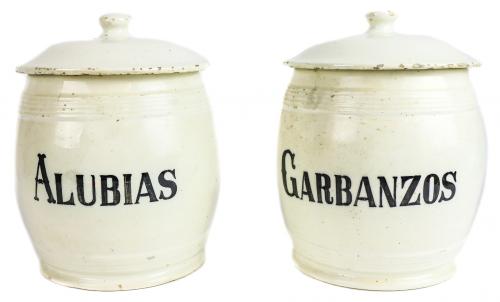 DOS TARROS DE COCINA EN LOZA DE PRIMER CUARTO S.XX