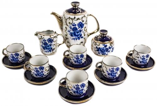 JUEGO DE CAFÉ EN PORCELANA DE MEDIADOS DEL S.XX