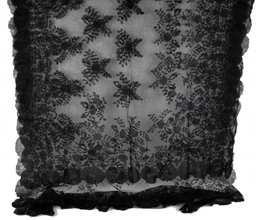 GRAN MANTILLA DE MEDIADOS DEL S.XX