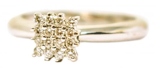ANILLO CON BRILLANTES