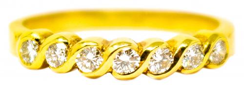 ANILLO CON BRILLANTES