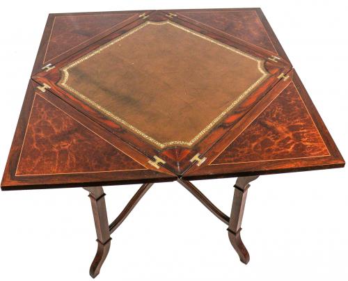 MESA DE JUEGO DE ESTILO ISABELINO