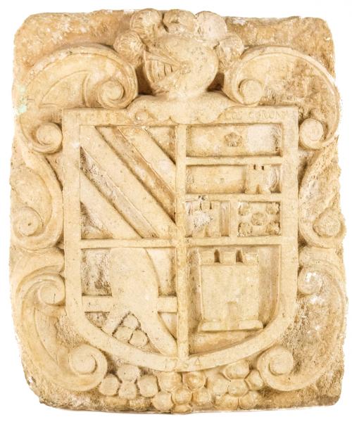 ESCUDO DE ARMAS EN PIEDRA DEL SIGLO XVIII