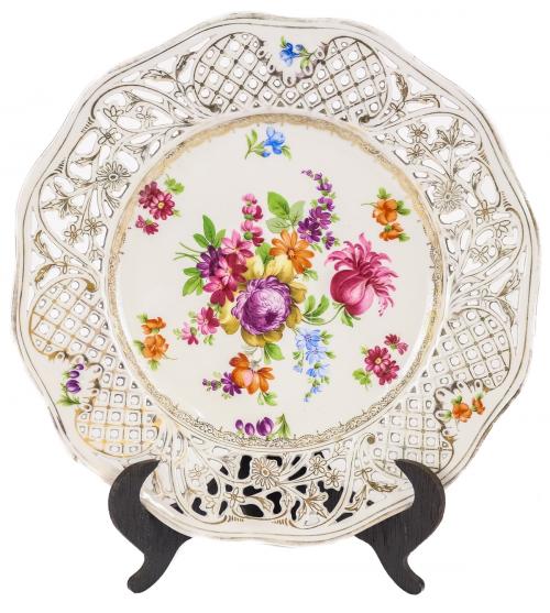 PLATO DECORATIVO EN PORCELANA DEL PRIMER TERCIO S.XX