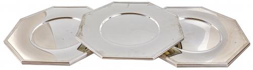 CONJUNTO DE 12 PLATOS DE RESPETO EN METAL PLATEADO