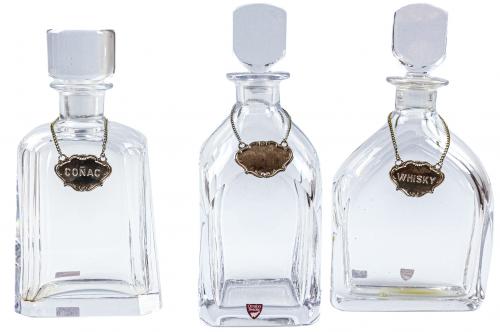 TRES BOTELLAS LICORERAS EN CRISTAL "ORREFORS"