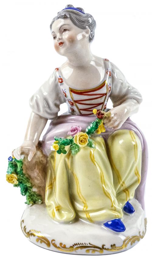 FIGRURA EN PORCELANA DE MEDIADOS DEL S.XX