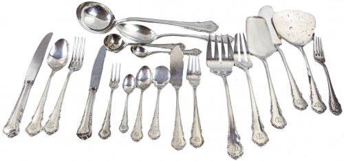 CUBERTERIA EN PLATA PARA 12 SERVICIOS SEGUNDA MITAD S.XX