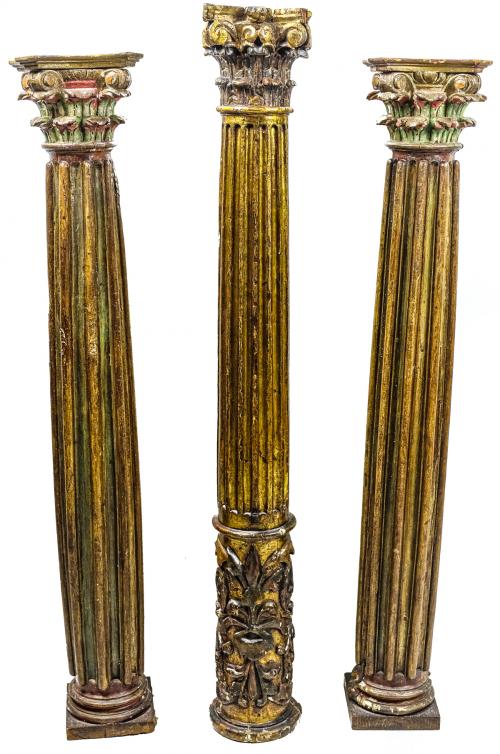 TRES COLUMNAS DECORATIVAS DEL SIGLO XVIII