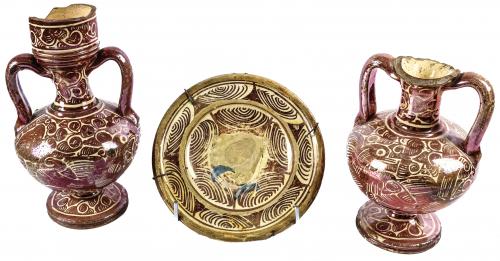 DOS JARRONES Y PLATO EN CERÁMICA DE REFLEJOS