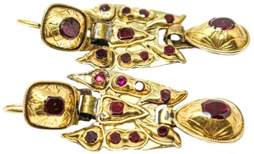 PENDIENTES CON GRANATES DEL S.XVIII