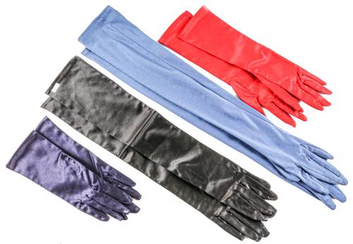 CUATRO PARES DE GUANTES DE LA SEGUNDA MITAD DEL S.XX