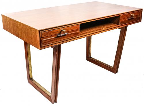 MESA DE DESPACHO ESTILO DANÉS