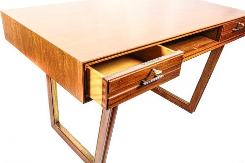 MESA DE DESPACHO ESTILO DANÉS