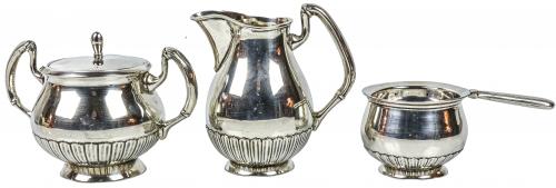 TRES PIEZAS DE SERVICIO DE LOS AÑOS 60