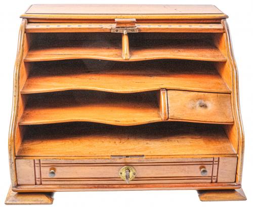 PEQUEÑO ARCHIVADOR DE SOBREMESA CON PERSIANA