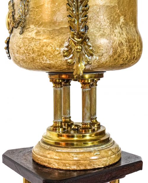 COPA DECORATIVA DEL PRIMER TERCIO DE SIGLO XX