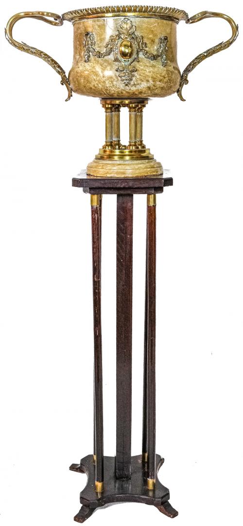 COPA DECORATIVA DEL PRIMER TERCIO DE SIGLO XX