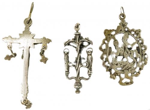 MEDALLA Y DOS CRUCES EN PLATA S.XVIII