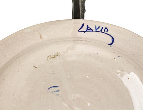 TRES PLATOS EN CERÁMICA LEVANTINA DE PRINCIPIOS DEL S.XX