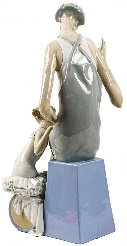 FIGURA EN PORCELANA DE "LLADRÓ"