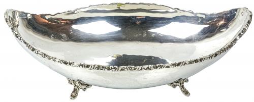 CENTRO DE MESA OVALADO EN PLATA DEL PRIMER TERCIO DEL S.XX