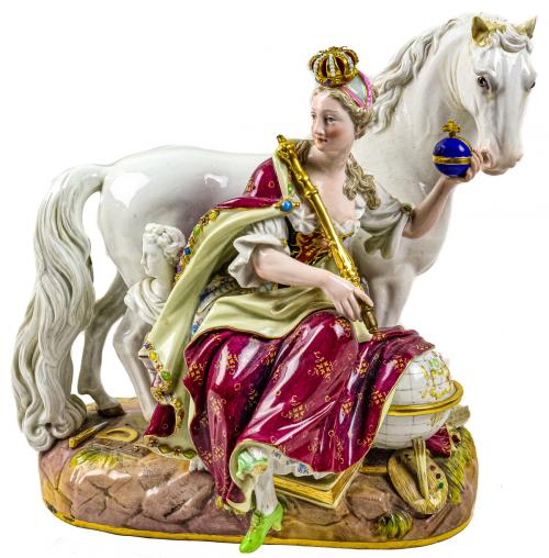 FIGURA EN PORCELANA ALEMANA