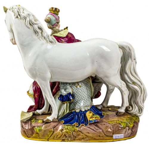 FIGURA EN PORCELANA ALEMANA