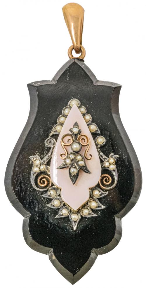 COLGANTE GUARDAPELOS DE FLES. S.XIX