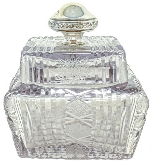 BOMBONERA DE CRISTAL TALLADO