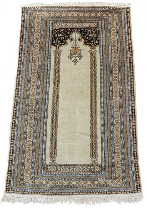 ALFOMBRA TURCA DE LA SEGUNDA MITAD DEL S.XX