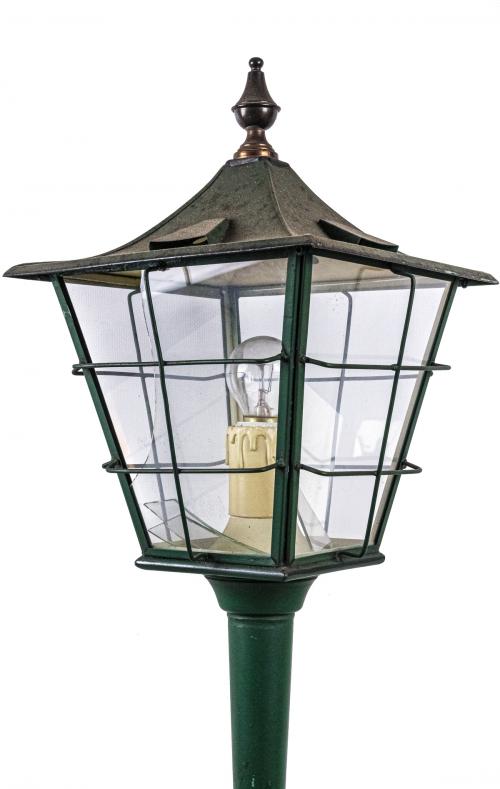 PEQUEÑO FAROL DE JARDÍN DE LA SEGUNDA MITAD DEL S.XX