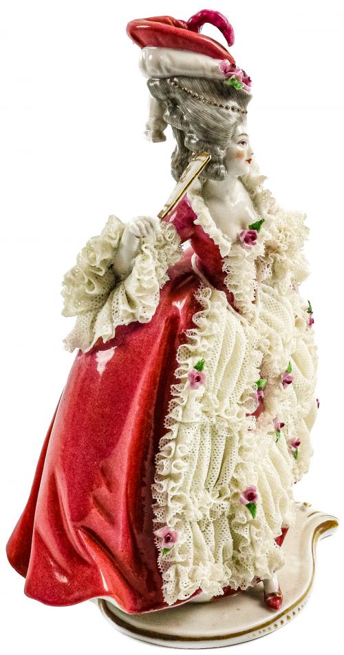 FIGURA DE PORCELANA ALEMANA DE LA PRIMERA MITAD DE S. XX
