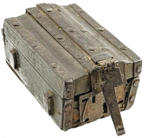 PEQUEÑA CAJA DEL SIGLO XVII/XVIII