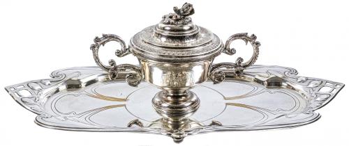 BANDEJA MODERNISTA Y COPA DE METAL PLATEADO