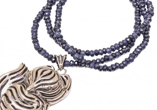 COLLAR LARGO CON CUARZOS AZULES