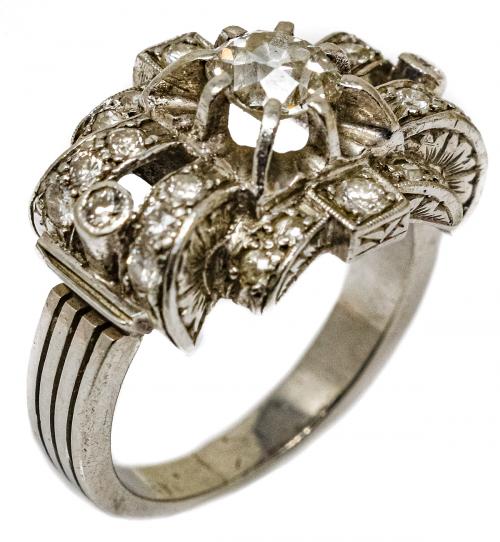 SORTIJA CON DIAMANTES DE PPS. DEL S.XX
