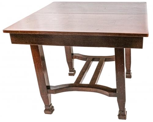 MESA DEL PRIMER TERCIO DEL S. XX.