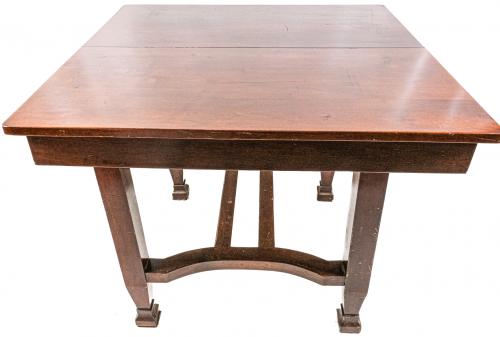 MESA DEL PRIMER TERCIO DEL S. XX.